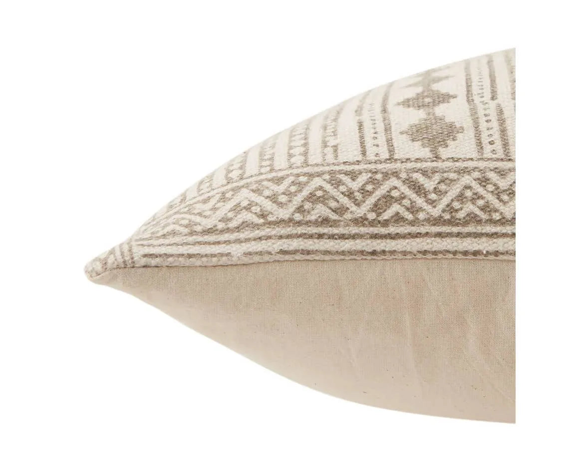 Amulet AMU02 Light Pink/Cream Pillow - Baconco