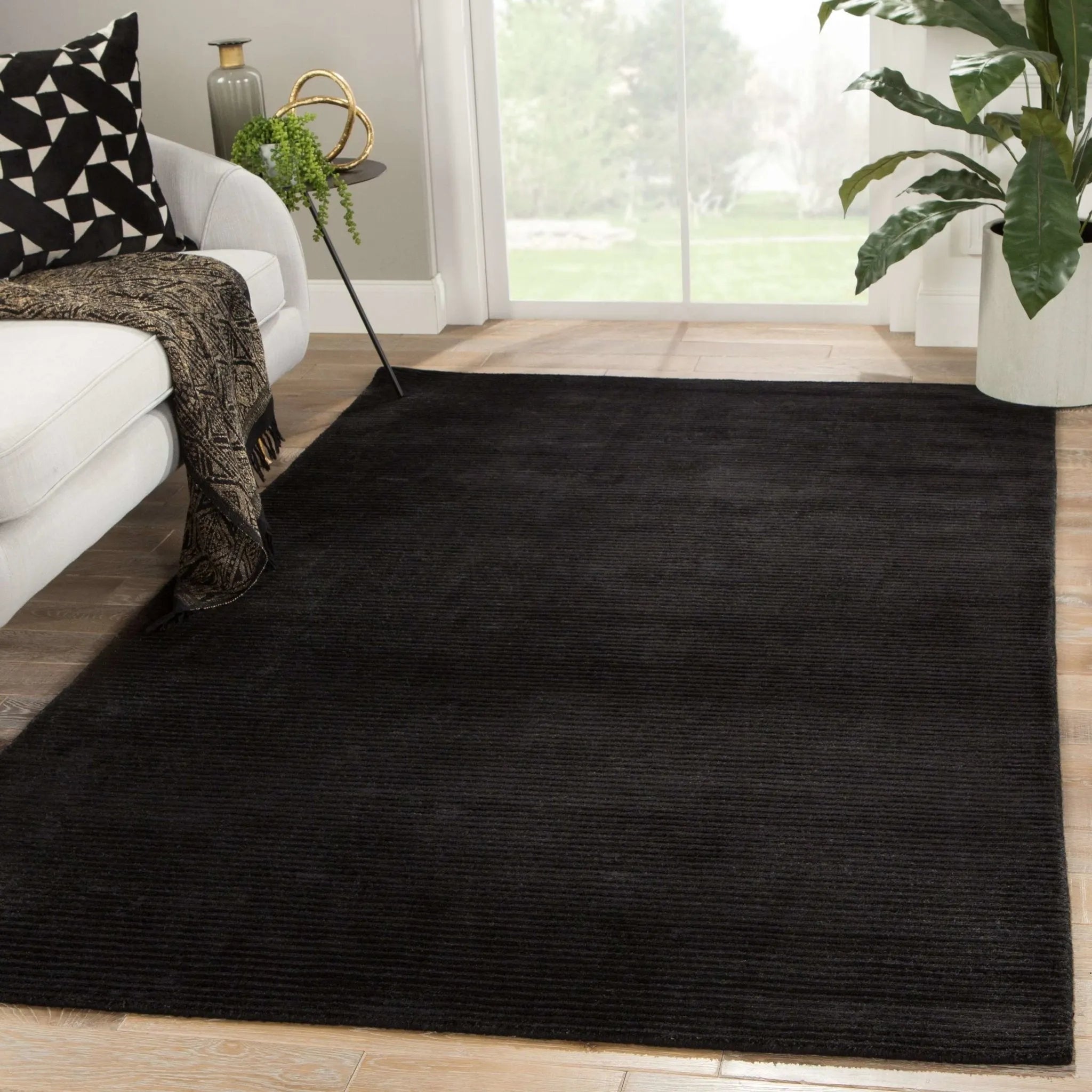 Basis BI32 Basis Jet Black Rug - Baconco