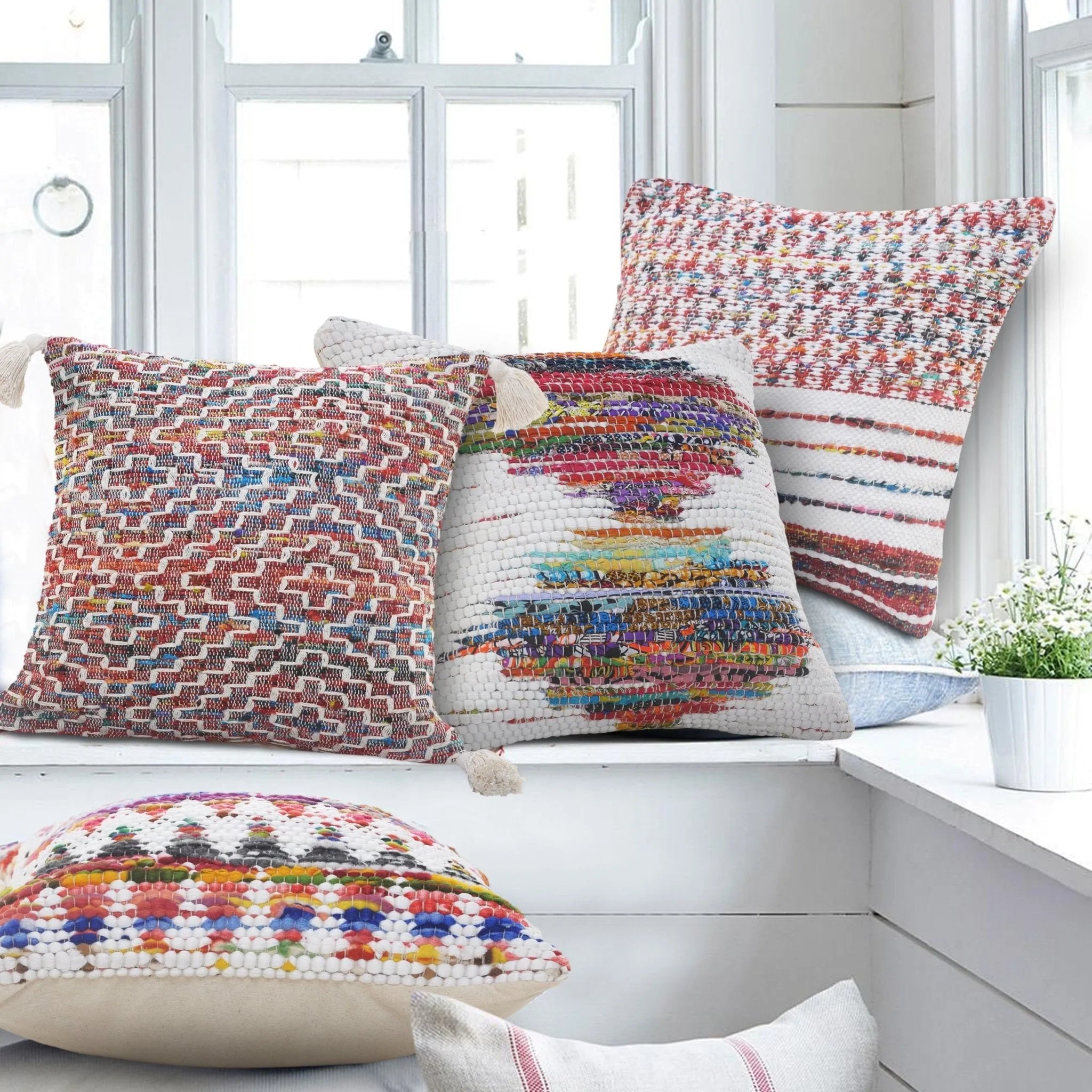 Chindi Lr07626 White/Multi Pillow - Baconco