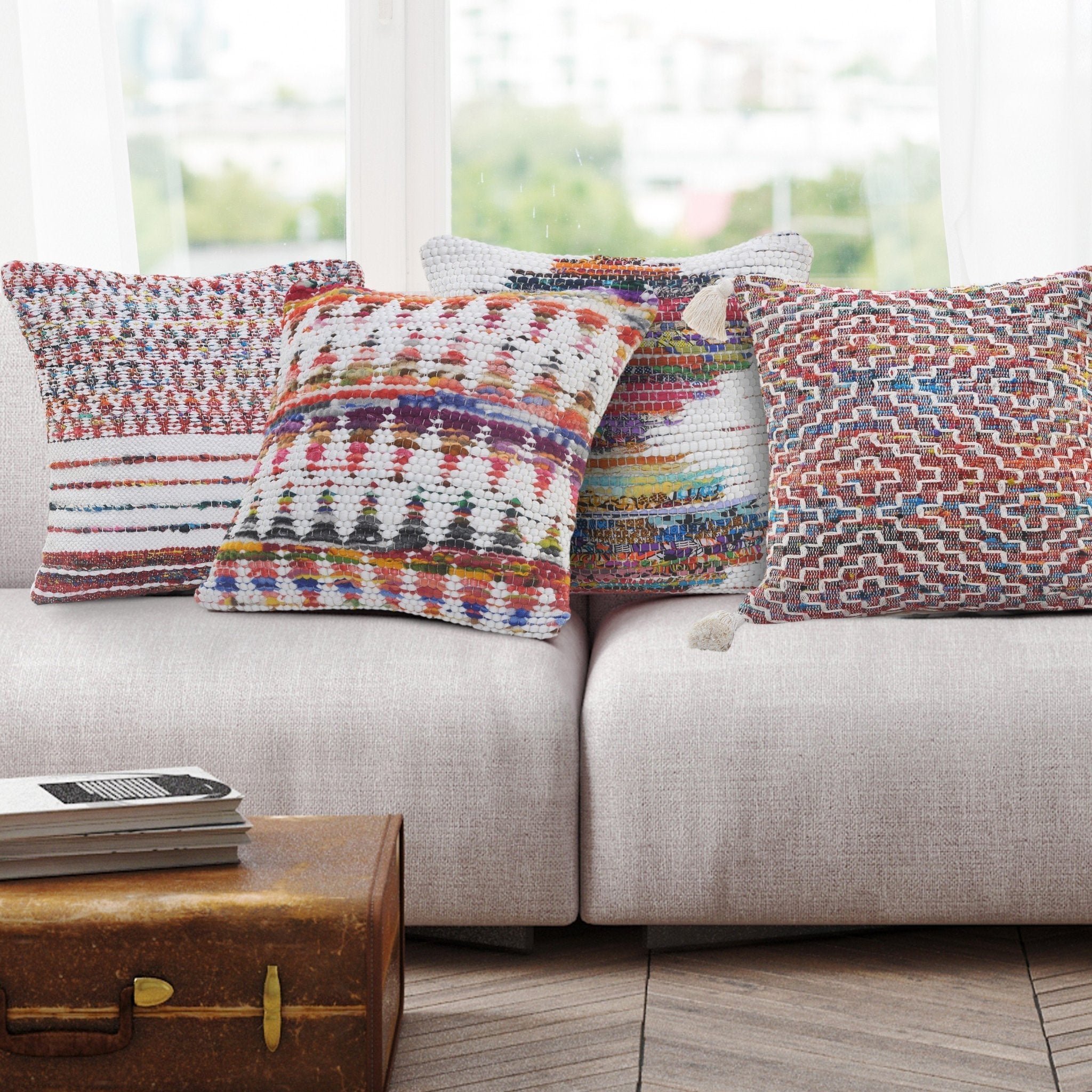 Chindi Lr07627 White/Multi Pillow - Baconco