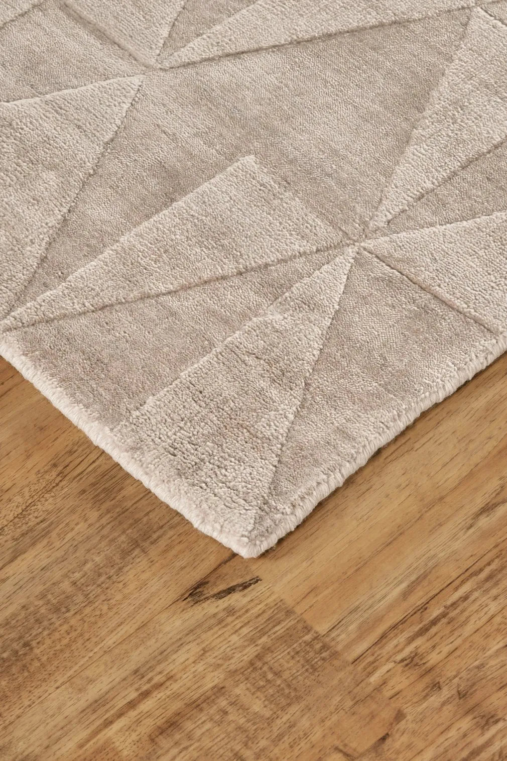 Gramercy 6335F Taupe Rug - Baconco