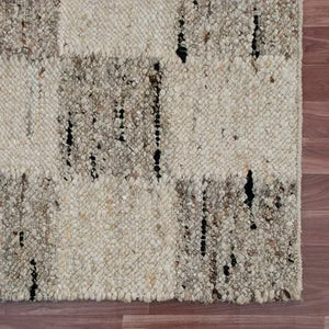 Kingston 82173WBL White/Black Rug - Baconco