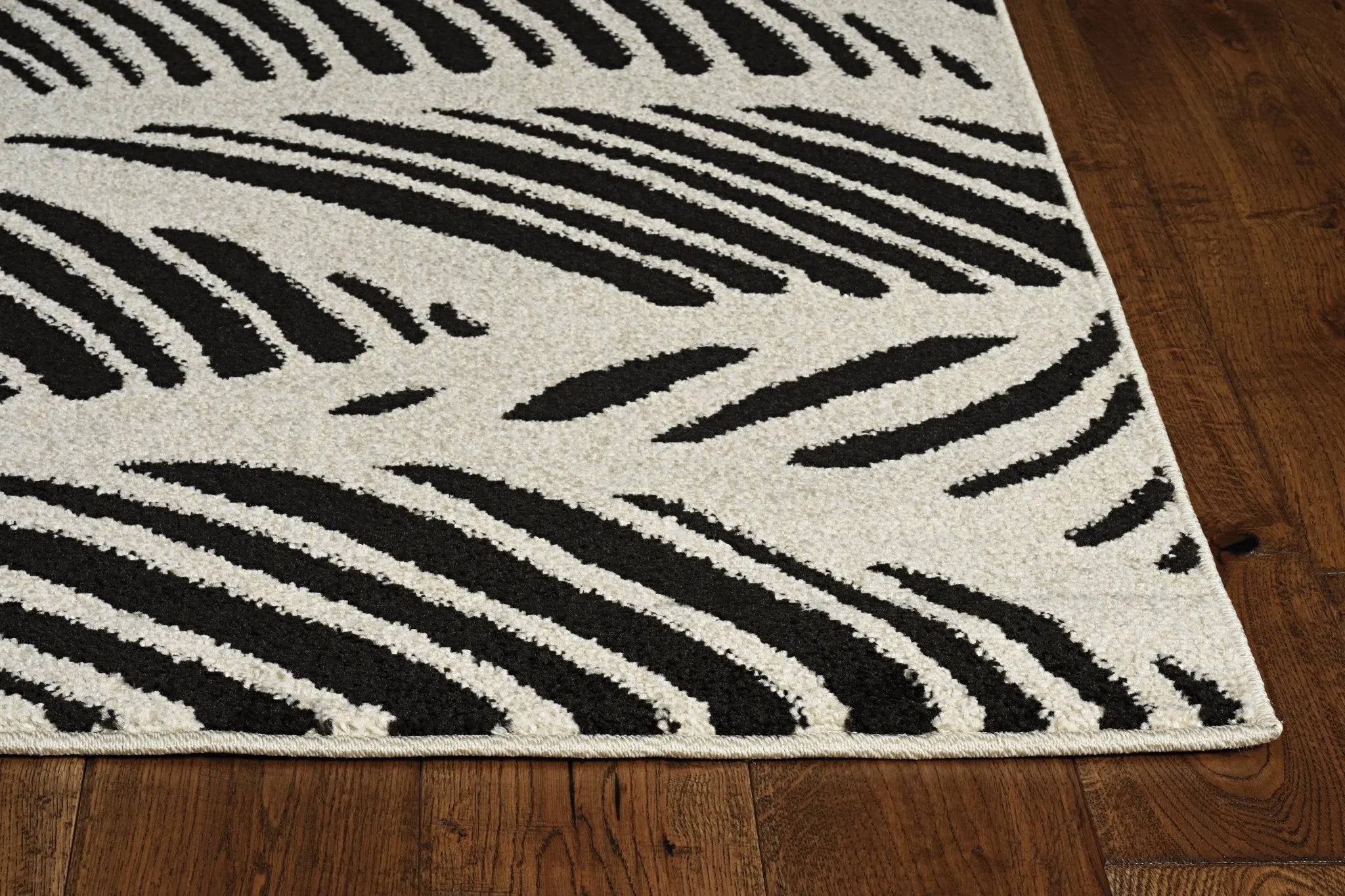 Lucia 2770 Folia Black/White Rug - Baconco