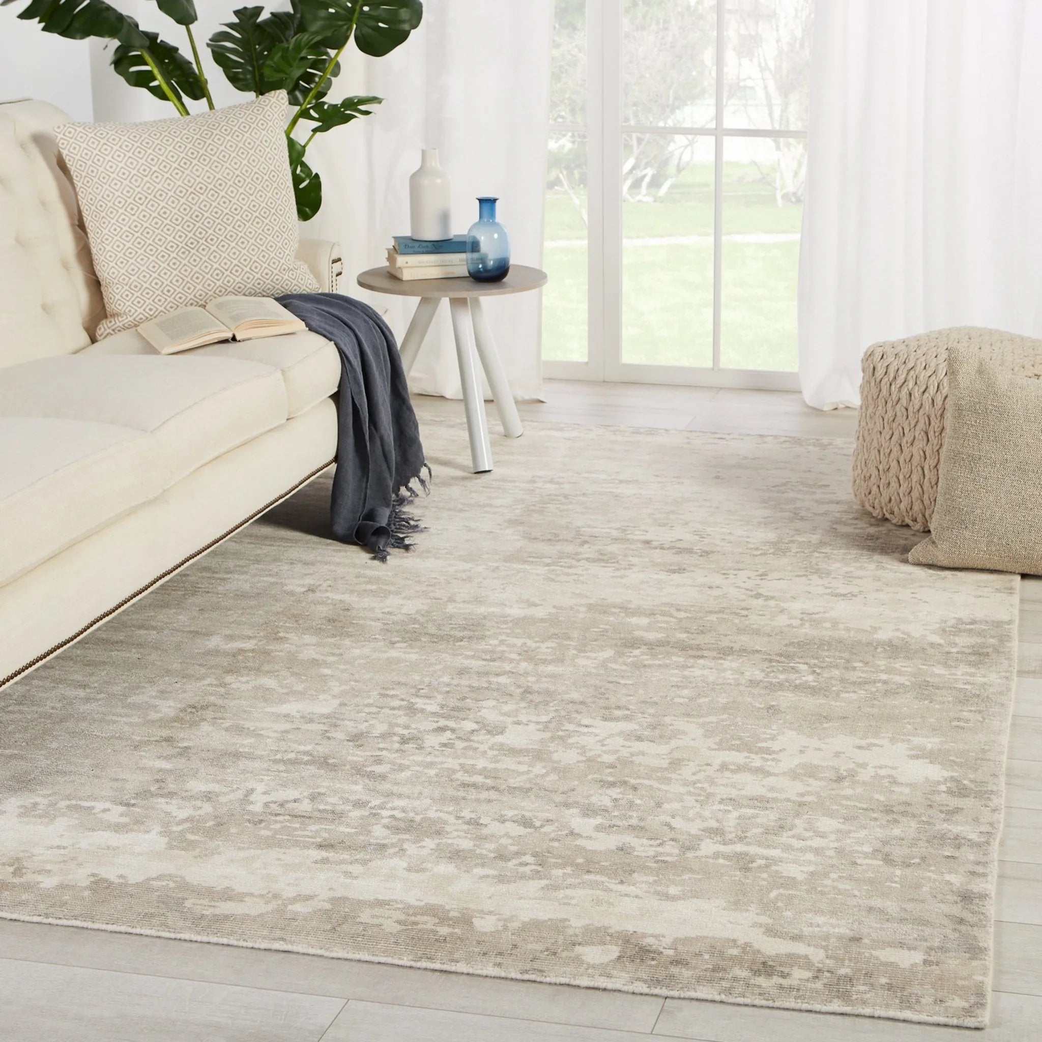 Malibu By Barclay Butera Mbb01 Retreat Light Gray/Ivory Rug - Baconco