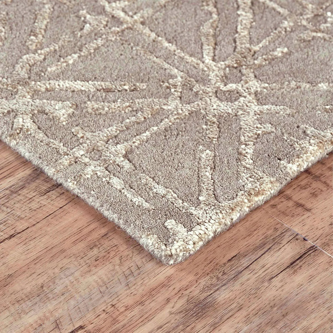 Manoa 8353F Tan/Ivory Rug - Baconco