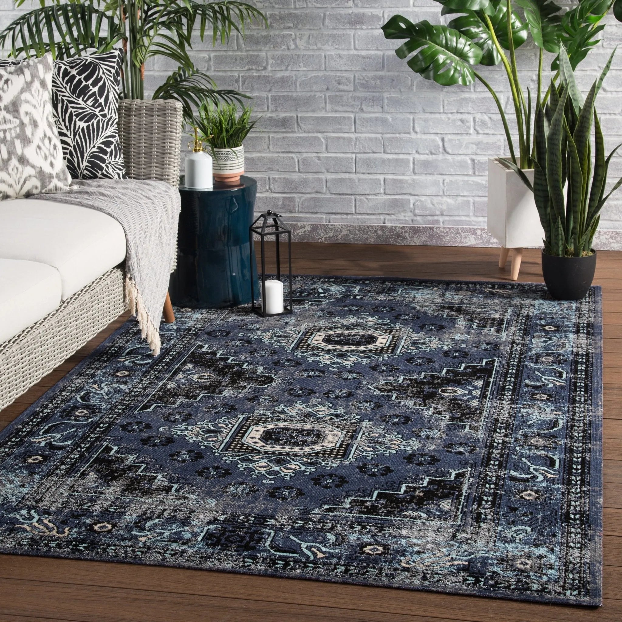 Polaris Pol24 Westlyn Black/Blue Rug - Baconco