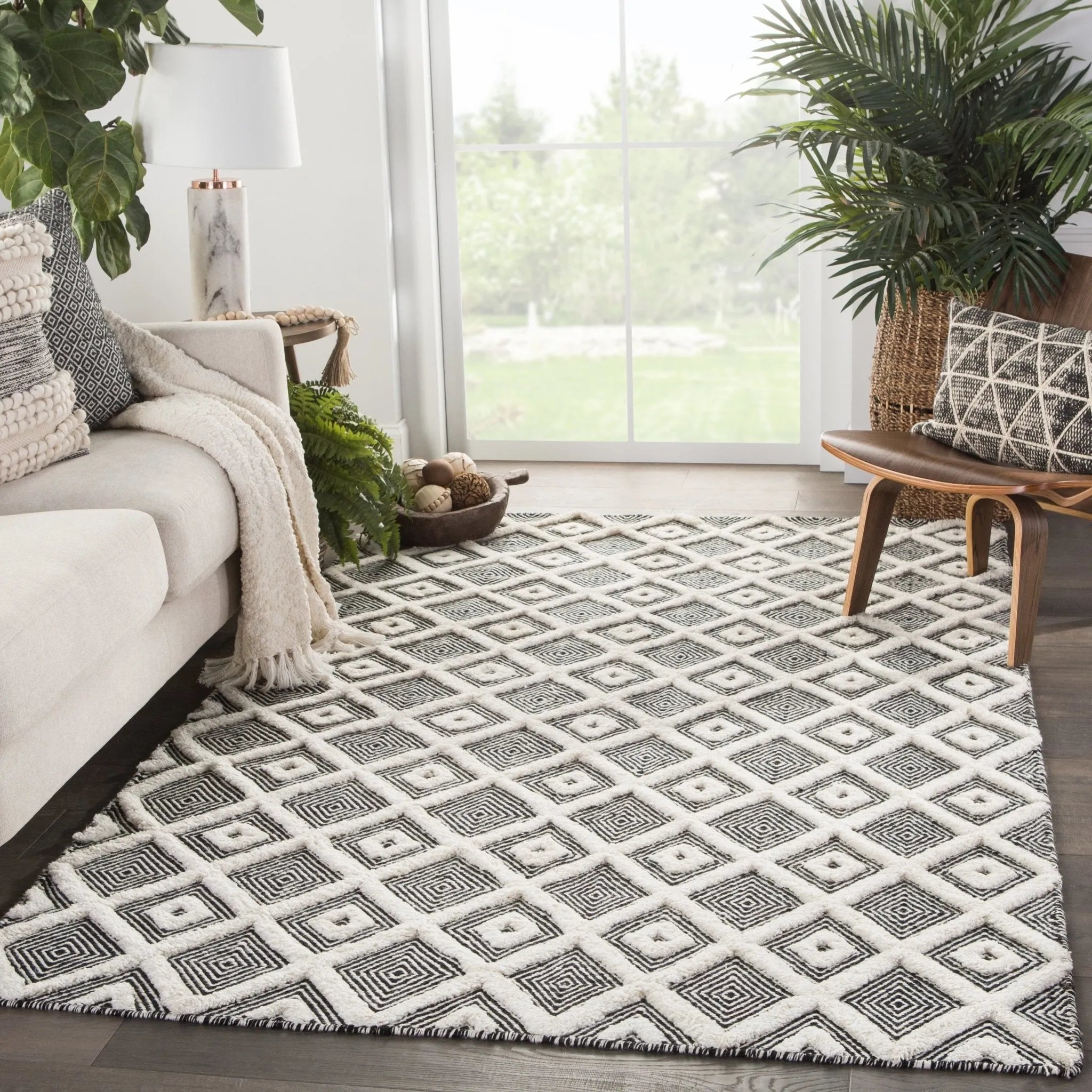 Rebecca RBC07 Bosc Ivory/Black Rug - Baconco