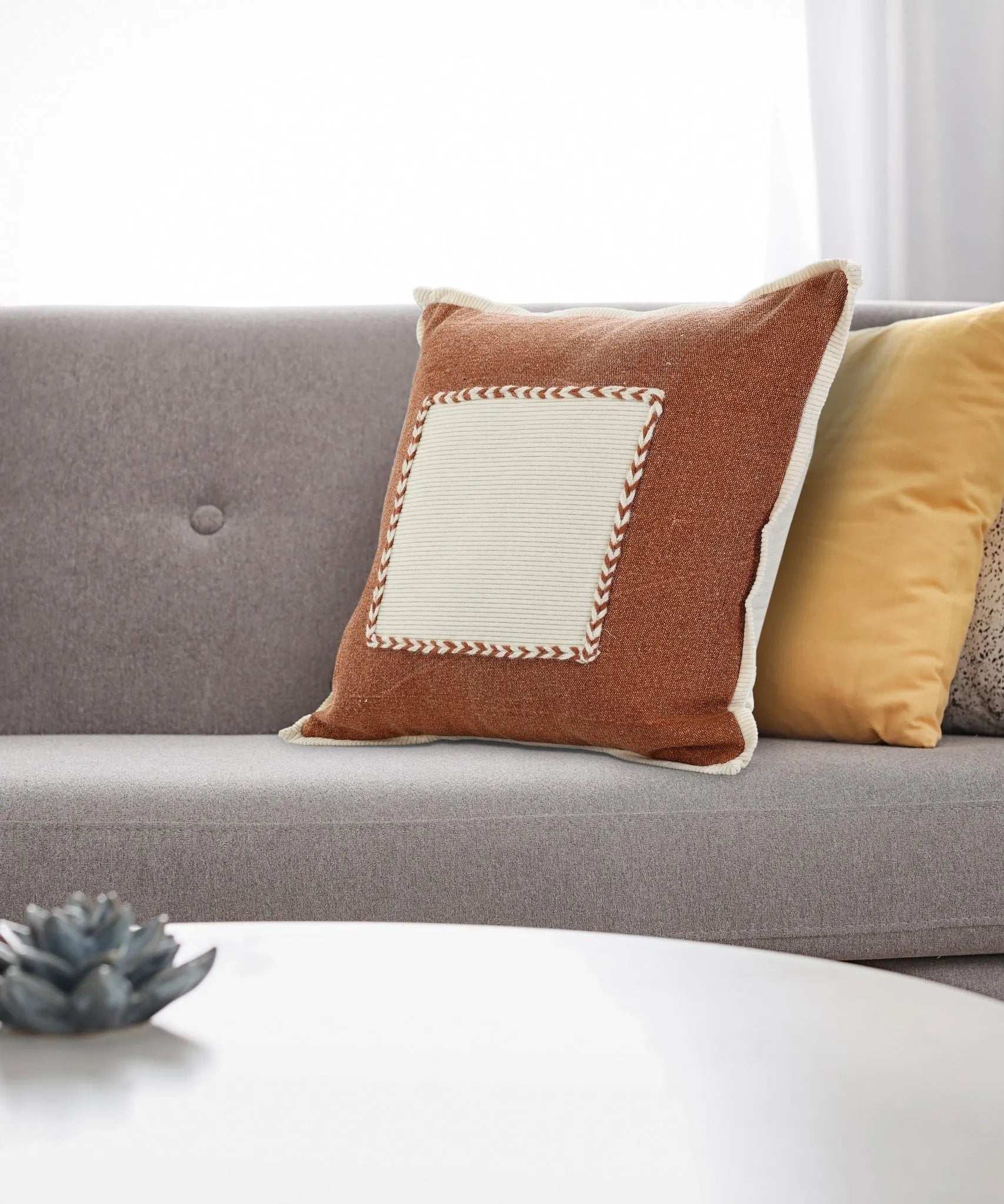 Riviera Lr07698 Brown/Tan Pillow - Baconco