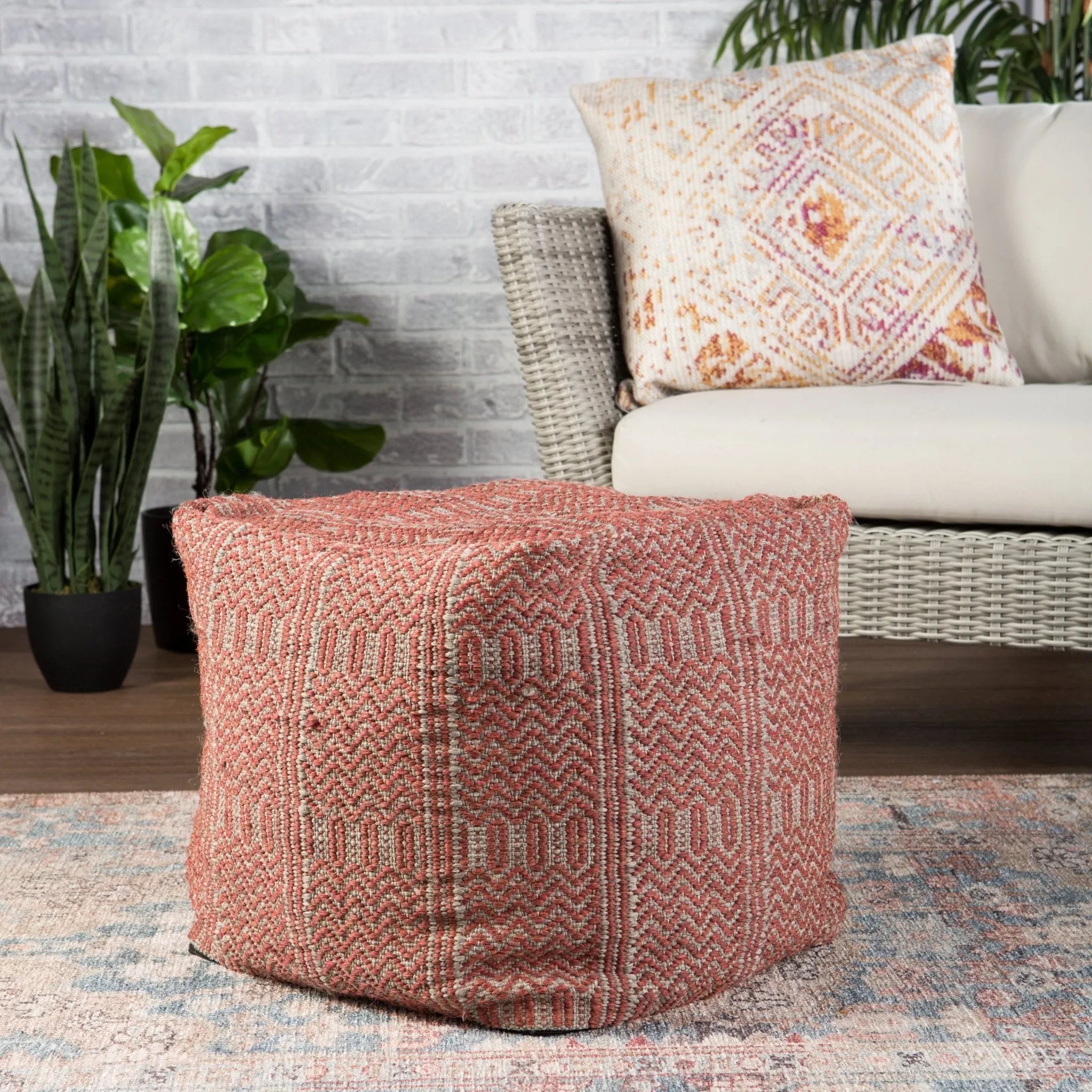 Roanoke Rnk03 Destrie Red/Light Gray Pouf - Baconco