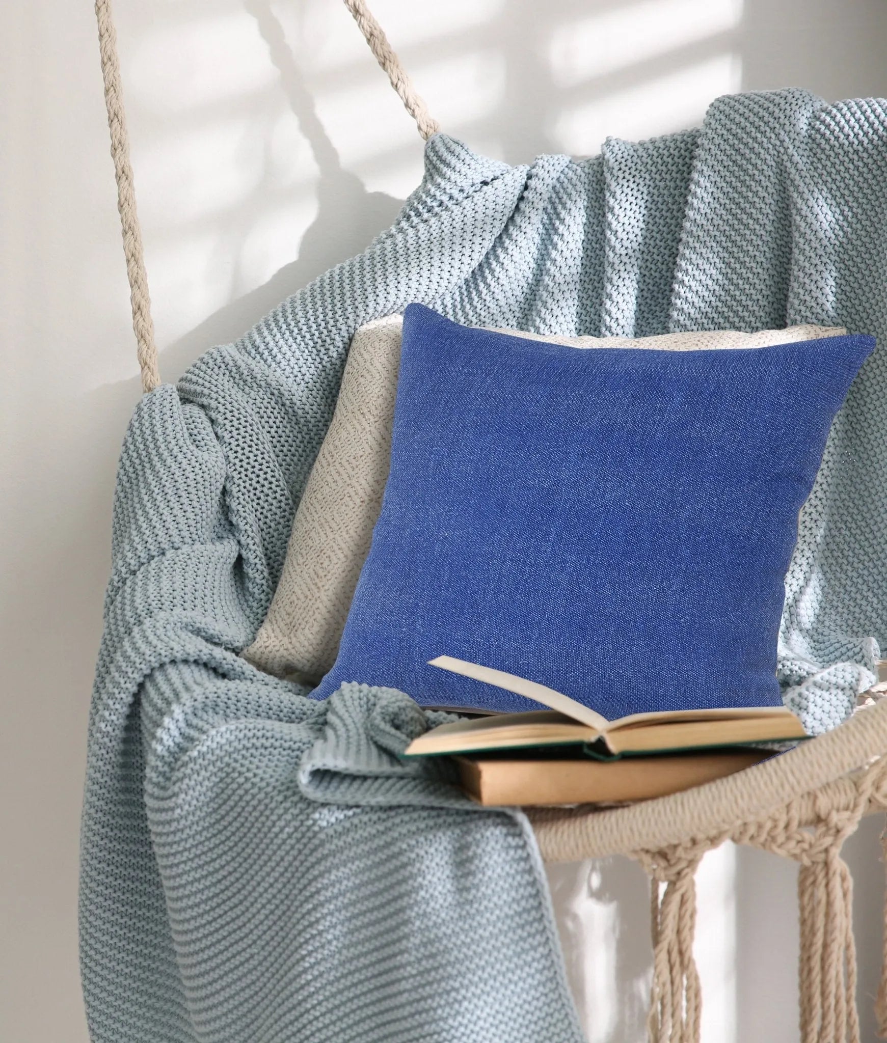 Sundaze Lr07675 Classic Blue Pillow - Baconco