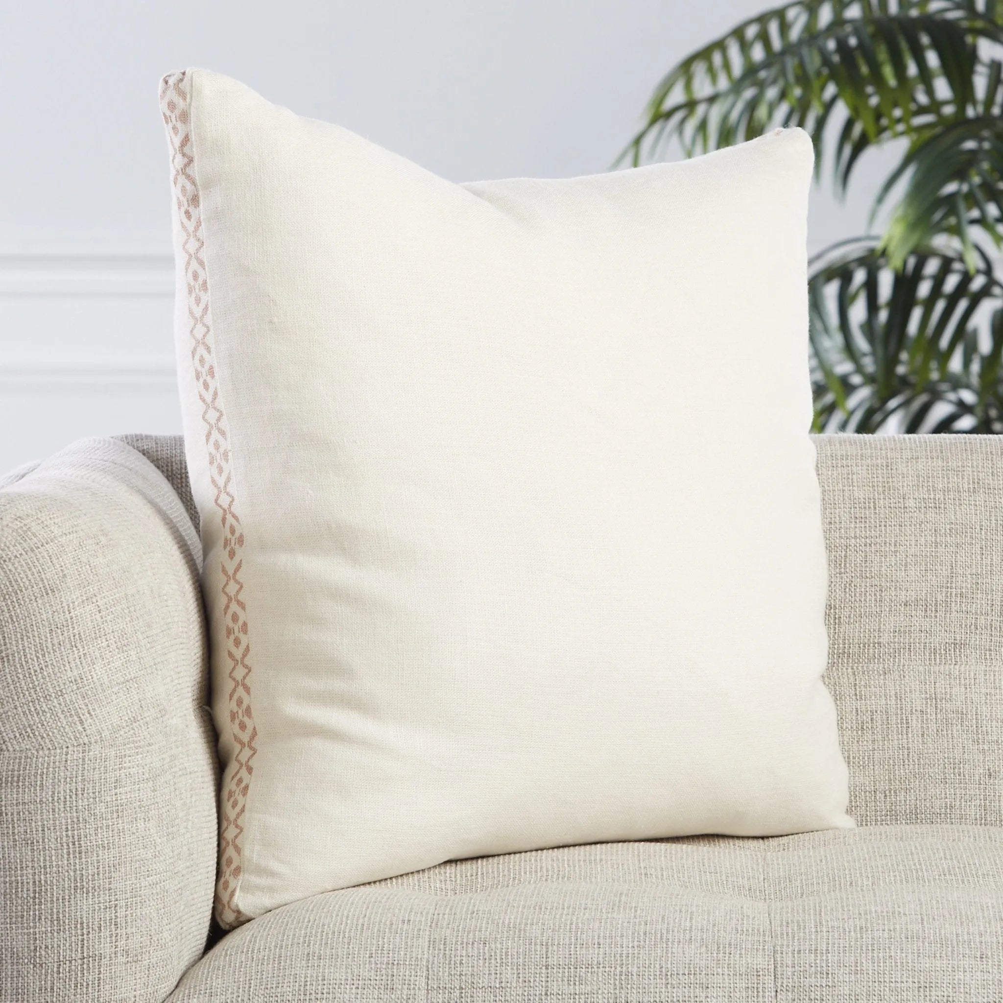 Taiga Tga06 Seti Ivory/Blush Pillow - Baconco