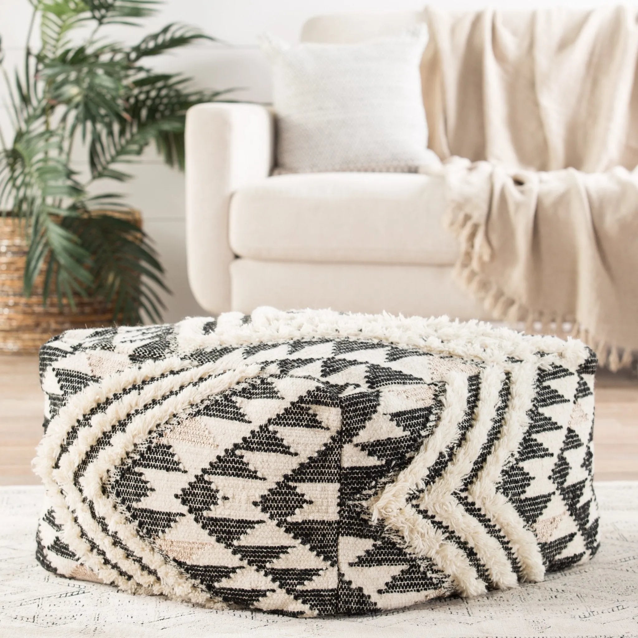 Ultra By Nikki Chu UNK09 Nomadic Cream/Black Pouf - Baconco