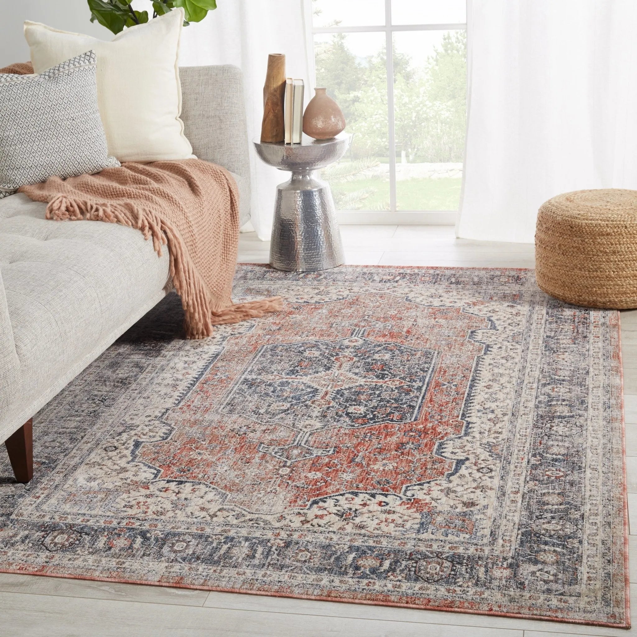 Vanadey Vnd04 Temple Gray/Red Rug - Baconco