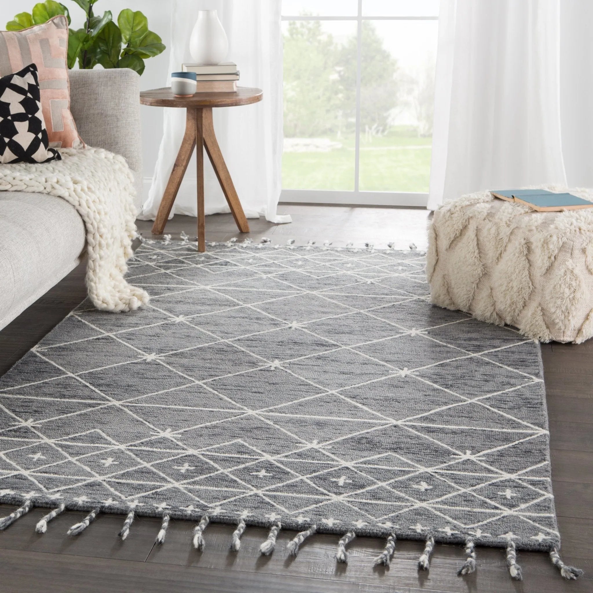 Vera By Nikki Chu VNK03 Rhea Gray/Ivory Rug - Baconco